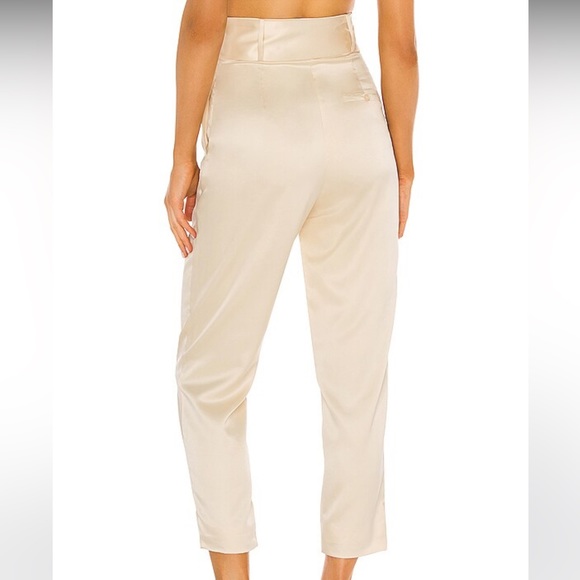 Guadalupe Pant in Vanilla
Camila Coelho
Color: Vanilla
Size: XXS - Picture 4 of 4